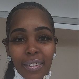 Meet your Posher, Ebony